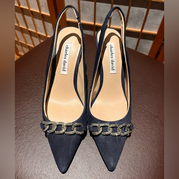 Navy blue suede Charles David 4” pump - Picture 4 of 12